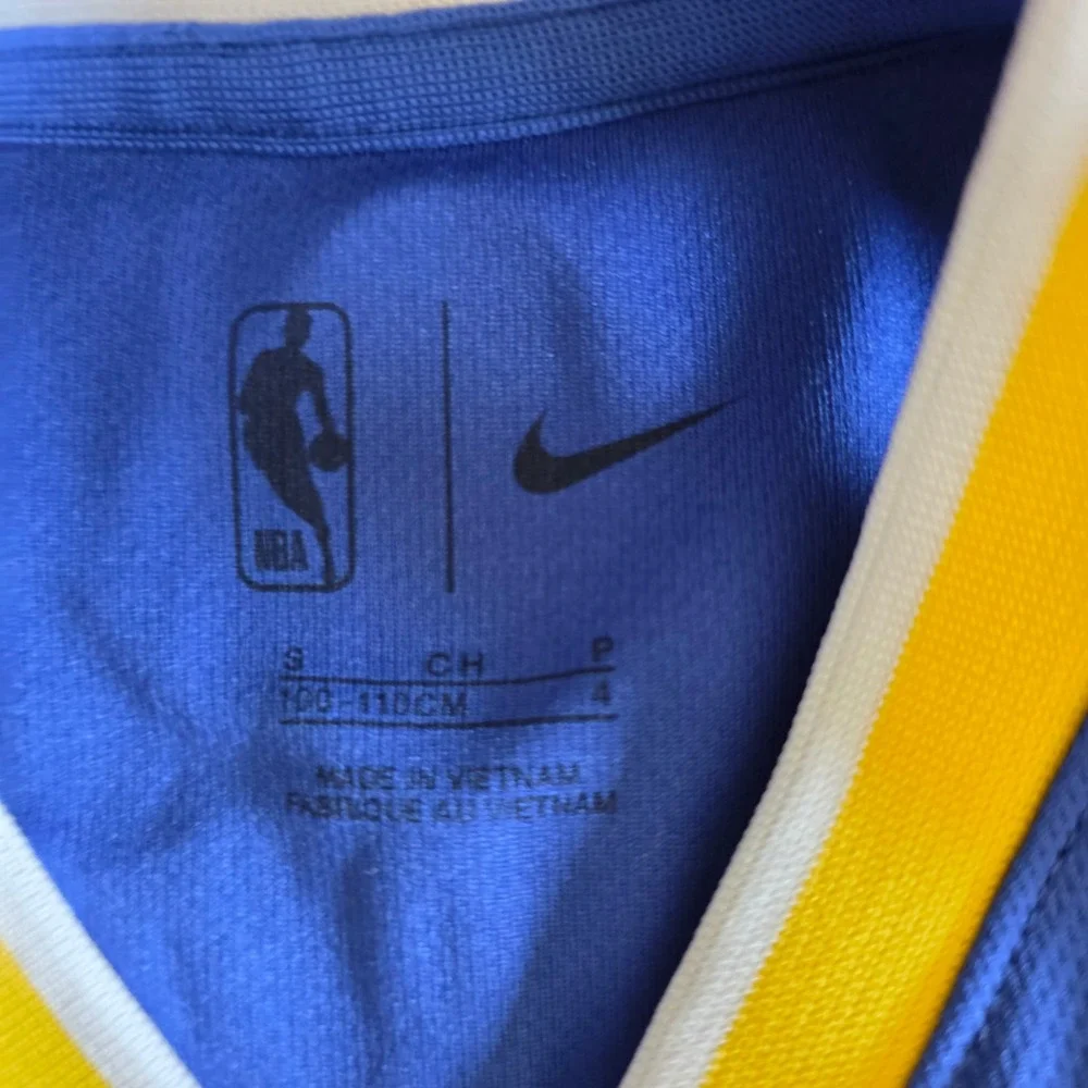 Nike Golden State Warriors Stephen Curry 30 Jersey Kids Small 4 Blue Basketball